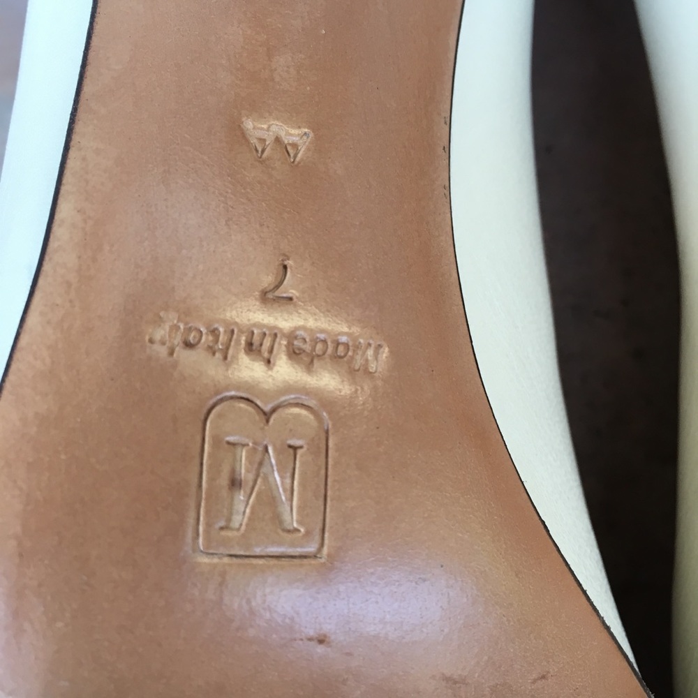 SALE 💃🏻VINTAGE BRUNO MAGLI IVORY LEATHER HEELS 7 - Picture 7 of 8
